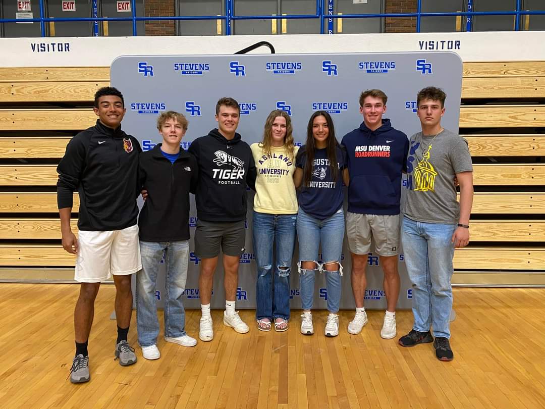 rcstevensraider's tweet photo. Congratulations Raiders on your signing of national letters of intent. L to R
Julian Scott, Ryan Gaughan, Jed Jenson, Gracin Larson, Claire Fierro, Zack Williams, &amp; Tanner Van Scoy. Best of luck! https://t.co/5fGDtEcd4h