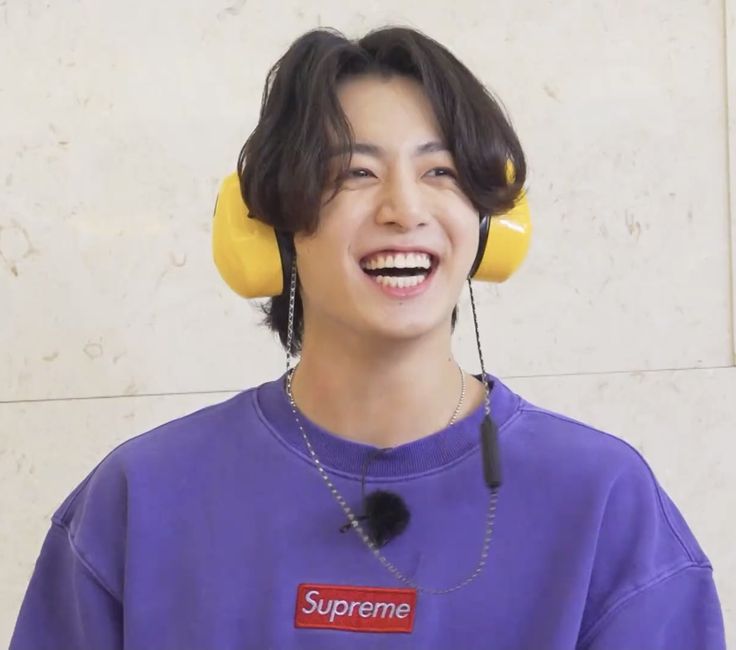 dipuu_'s tweet photo. WE LOVE YOU JUNGKOOK 🐰💜 https://t.co/IAWmaCSv4A