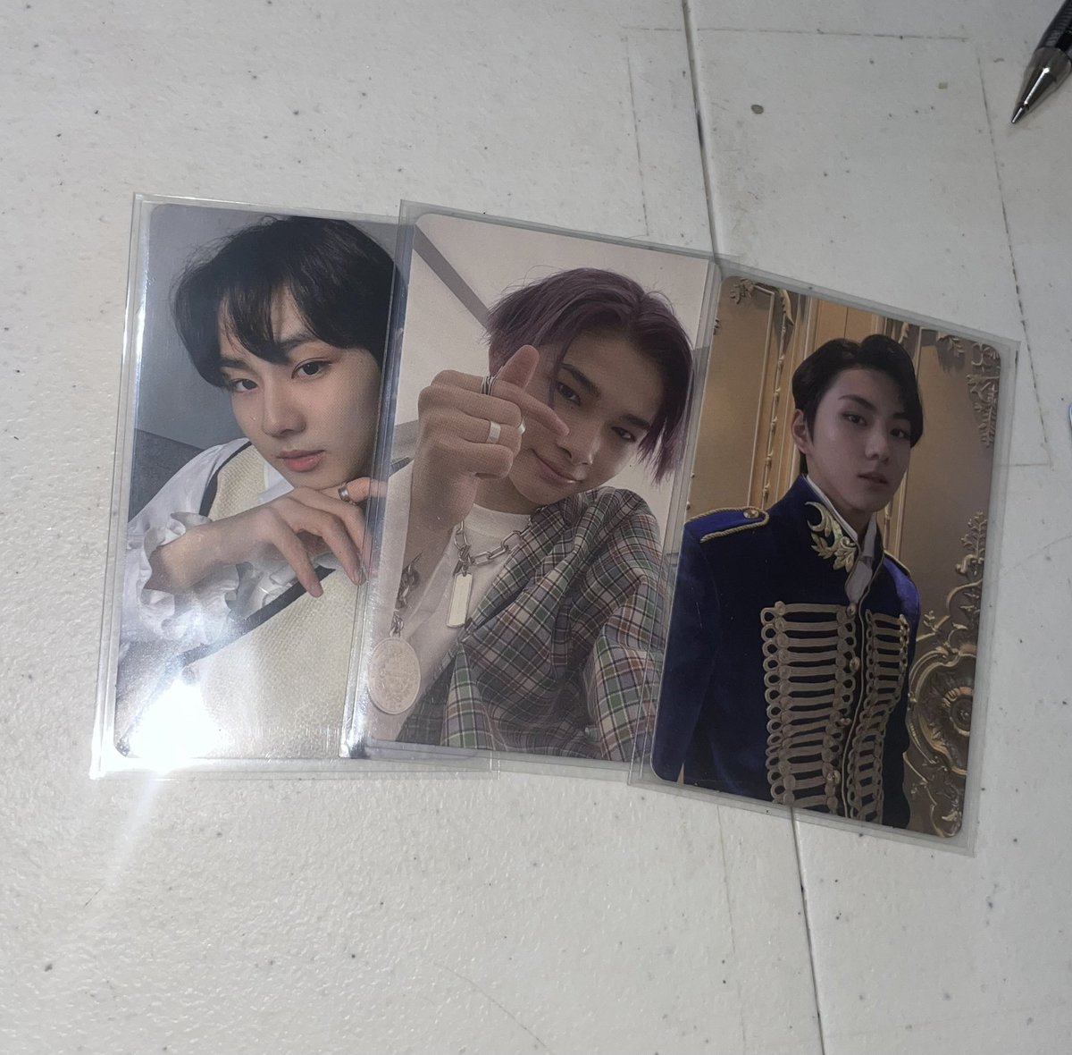 hoonieglee's tweet photo. wts lfb ph 

enhypen photocards

- jungwon b:do dusk / white
- niki b:c down pc
- jungwon b:c up pc

free sf and pf na po!! https://t.co/NnZILoTNhO