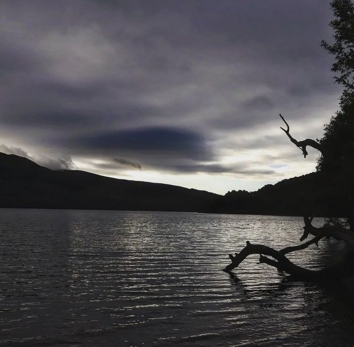 digitaldegs's tweet photo. Firkin point #scotland #atmospheric outlook as the clouds roll in and daytime retreats 
#amtmosphere #loch #seaview #landscape https://t.co/qTZzM3wovT