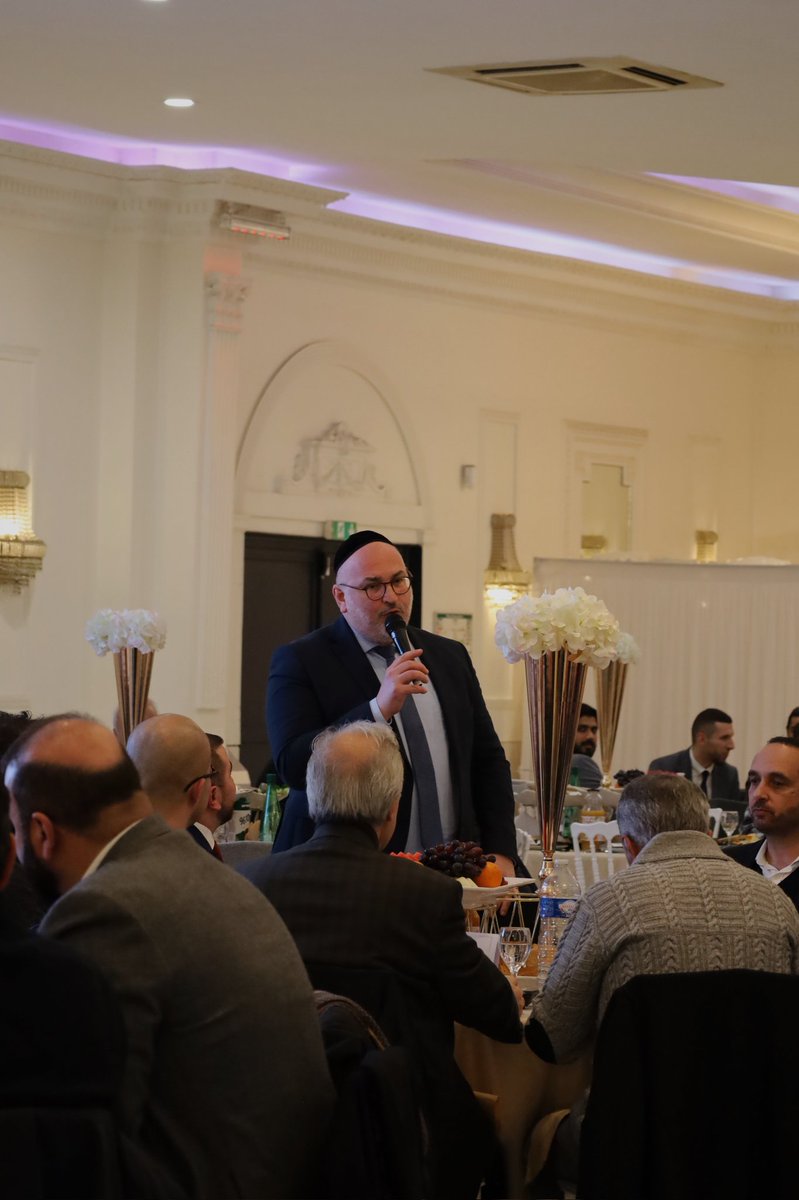 Cimgidf's tweet photo. La @Cimgidf a organisé son programme d'Iftar annuel avec la forte participation des représentants des 3 religions monothéistes, de nombreuses associations de la société civile et des responsables politiques. Ci-dessous le détail https://t.co/FVTfZOEzgO
https://t.co/LbgcDOqulV https://t.co/IQve0nOPbS