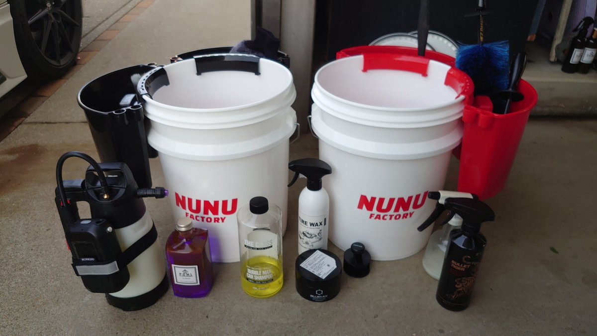 ItokonSukiyaki's tweet image. 花粉と砂埃と雨で汚れた愛車の洗車しました
新加入のカルナバワックスBLUEMIXを使いました
それとレギュラー出演のぬぬファクトリーセット
固形ワックスは久しぶりでしたが
伸びも良く拭き取りも簡単でした😊
超ヌルテカになりました😏👍
＃BLUEMIX
＃ぬぬファクトリー