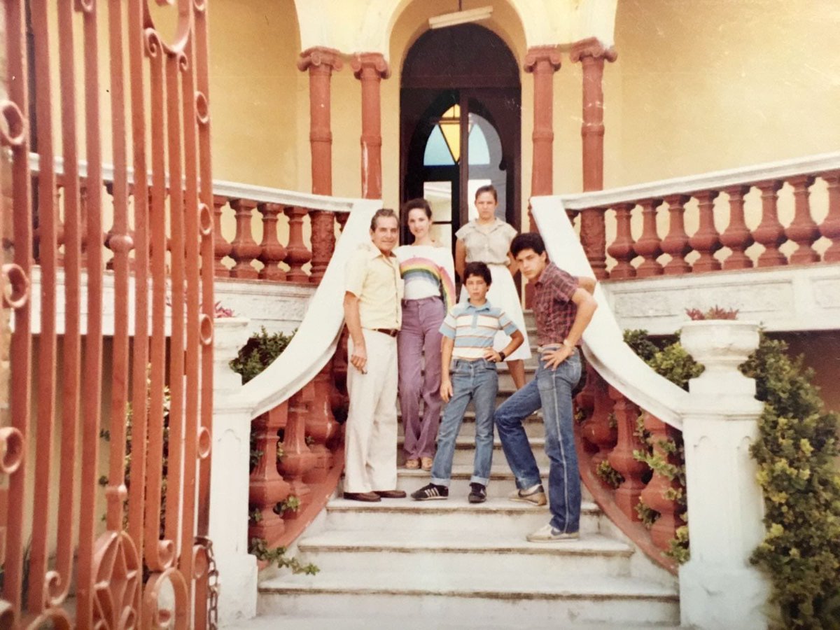 dect1608's tweet photo. #FelizMiercoles El Bicentenario de #Tampico trajo consigo el anuncio del nuevo #museo para #México se trata de la casona construida por el expresidente Manuel Glz utilizada como cuartel militar en la revolución;temática acontecimientos históricos Siglo XIX https://t.co/nS5bWl0AtX https://t.co/PNJvjReVGb