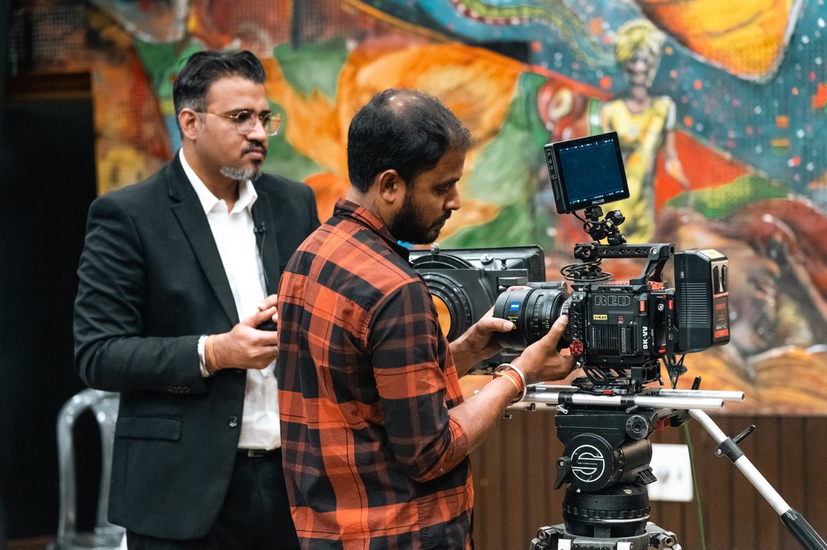 ZEISSCOP_India's tweet photo. "Step into the world of professional filmmaking - a glimpse of the ZEISS workshop with Techno India Group."

#zeisslenses #zeisscinematography #zeisscinemalenses #zeissindia #dop #cinematography #bts https://t.co/FxndxxX4NE