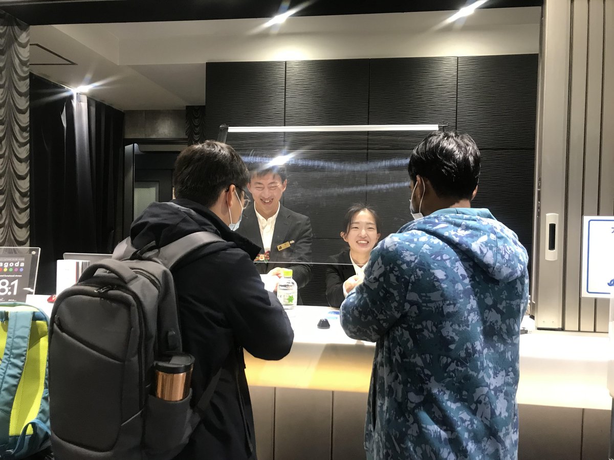 sunplaza2ax's tweet photo. 韓国のスタッフ李と高です。
韓国からのお客様も安心してお泊り頂けます。
大阪でお待ちしております。😆

한국인 스탭의 이와 고입니다.
한국에서 오시는 고객님도 안심하고 숙박 할 수 있습니다.
오사카에서 기다리고 있습니다.😍

#오사카　#호텔　#팔로워희망 https://t.co/ibwLsGGJ04