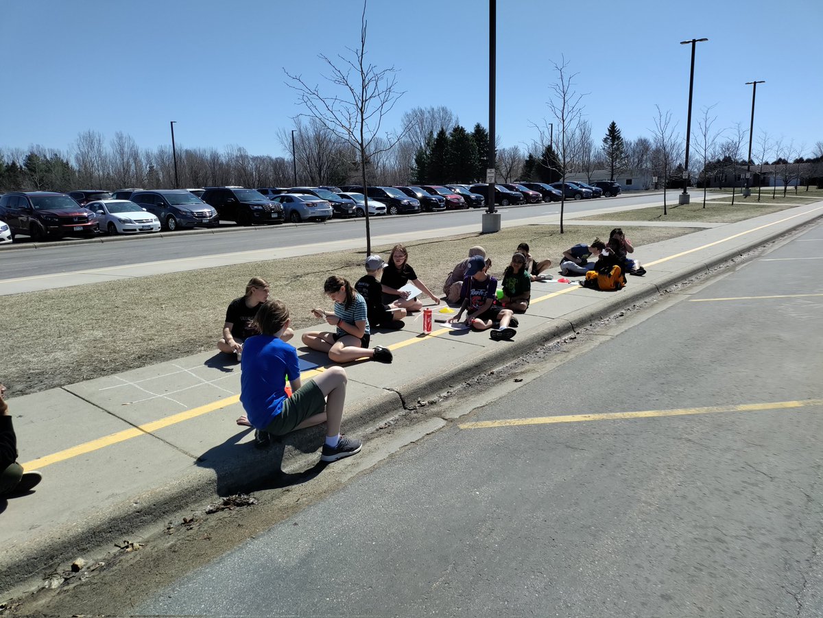 jlang_04's tweet photo. Tic tac toe today in 5C to practice our Math EUs! Answer it correct and you get to place your marker. Or you can move your opponent's piece. @dani_rypka #McKinleystrong https://t.co/5Vxhcy1NsP
