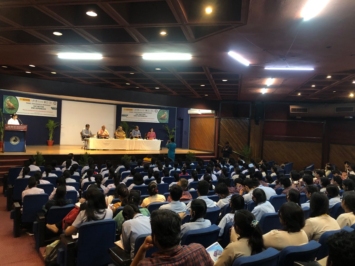 SaSuperbugs's tweet photo. It’s a full house as we kick off a super imp discussion on #superbugs in our #food &amp; #environment with #youngpeople @SciMuseumDelhi  

Our experts unpack complex ideas &amp; behaviours around #antibiotic use and misuse 💊 and what can we do to stop the rise of #superbugs 🦠 #nextgen https://t.co/NYzEhvsiZi