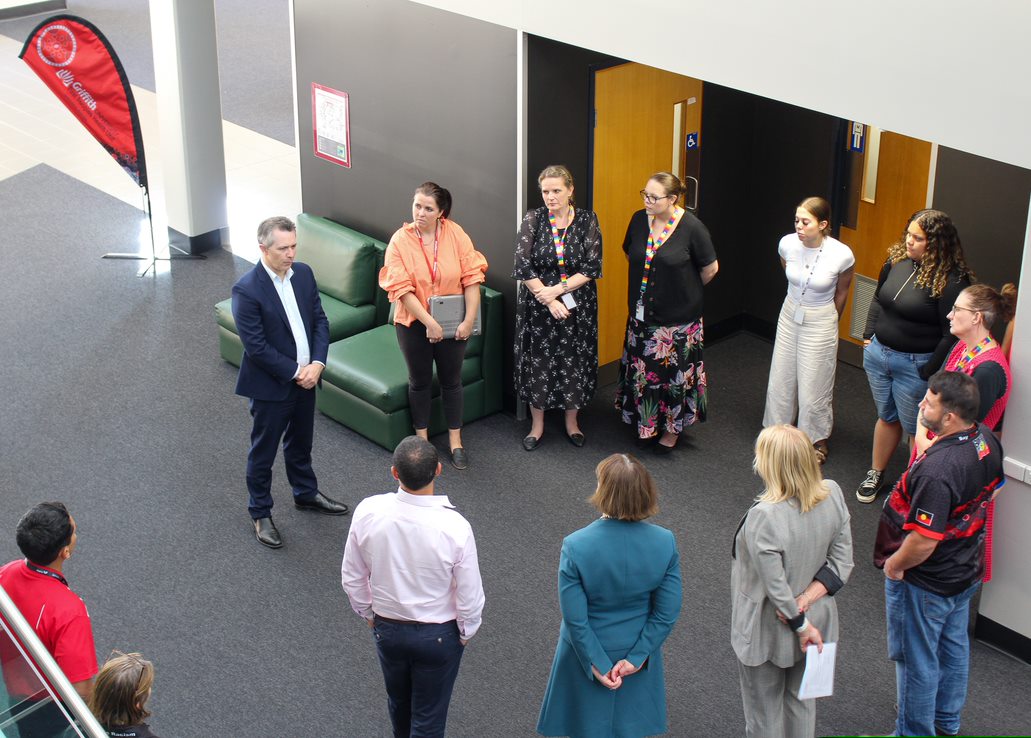 Today the Hon @JasonClareMP and his team visited our beautiful Logan campus.👏 They were hosted by @GriffithUniVC Professor Carolyn Evans and Deputy Vice Chancellor (Indigenous, Diversity and Inclusion) Professor Cindy Shannon, as they showed off our world-class facilities.