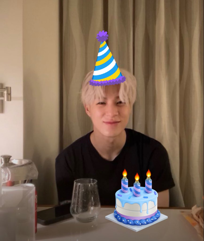 2jen_o's tweet photo. 아너무 귀엽자나~~~~~ 제노 생일 파티짤 추가 https://t.co/xuV83uSU3c
