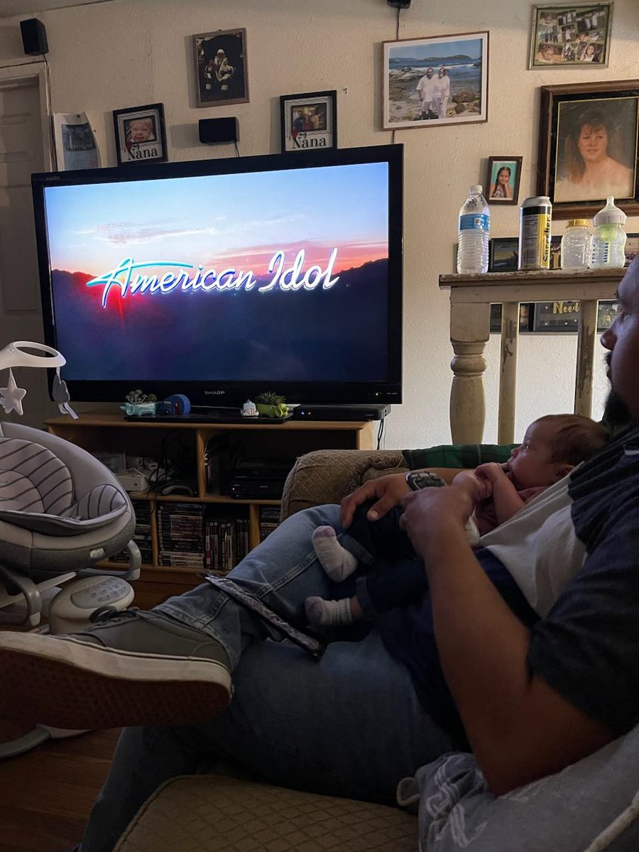 cruztorres44's tweet photo. @AmericanIdol Watching our recorded episode. Maybe one day she will follow in my passion for singing and audition and win! I have auditioned before and have not made it on the show, so I am hoping she will! We will see! #futureidol https://t.co/k9FL7Cu0et
