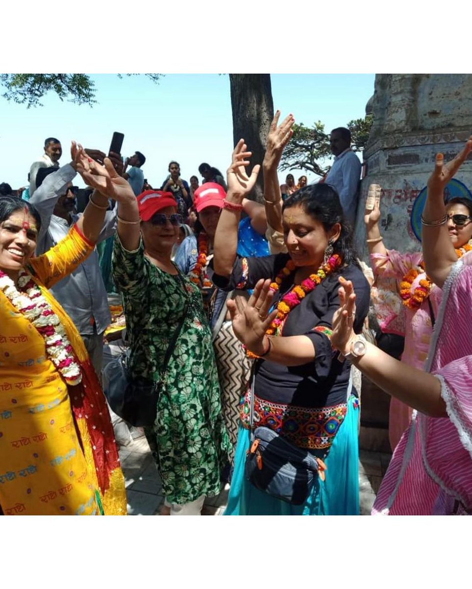 KhannaHolidays's tweet photo. Glimpse of our recent Indian spiritual group departure tour of 60 pax with Taj Mahal-Vrindavan-Mathura-Agra ❤️🇮🇳
#khannatravels #toursandtravel #holidayseason #tajmahalagra #travelcompany #agra #travelpackages #redfortagra #fatehpursikri #vrindavan #bakebihari #grouptour #Travel https://t.co/dRqVqgHegT