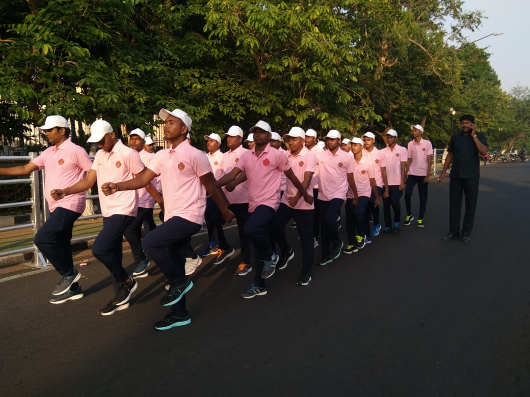 bastikuchala's tweet photo. Our police mitras participated in Capital foundation day celebration parade and secured second position. A proud moment for #BastiKuChala program.
#CapitalFoundationDay https://t.co/ZpaY4Zfab2