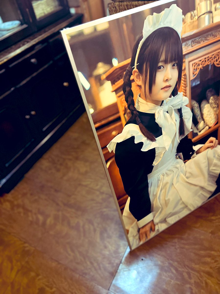 wonderparlour's tweet photo. 究極のメイド喫茶アート作品
✨

『1／1実物大メイドパネル』
18周年を記念したアート作品
この一枚であなたのお部屋が
メイド喫茶に！
いつでもワンダーパーラー気分が味わえます！
B1縦、アルミフレーム、艶消しラミネート加工済み、高耐久です。
18周年限定18セット
1枚16800円
ご希望でメイドこむぎ直筆
サインが入ります！