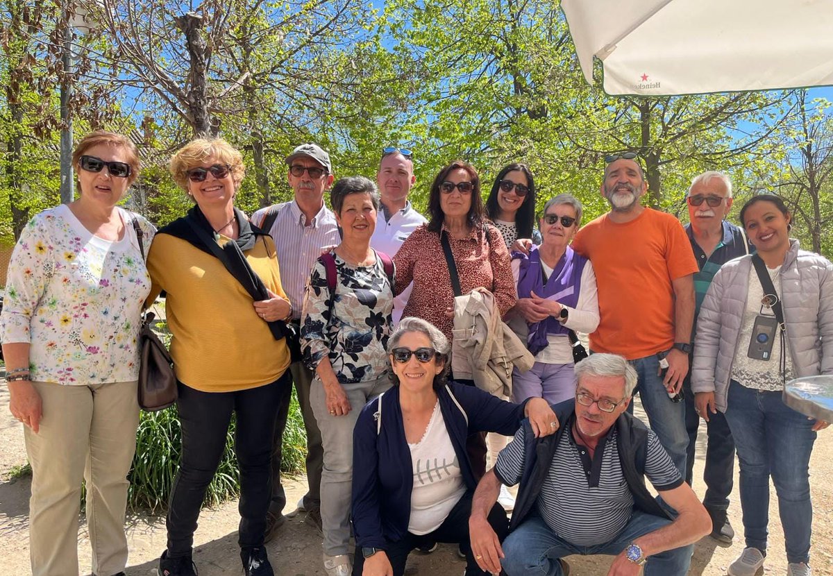 Las personas del programa "Contigo" contra la soledad no deseada, disfrutaron ayer de un día de convivencia en Aranjuez, donde además de visitar la ciudad y su oferta cultural, participaron en dinámicas de trabajo  con las personas voluntarias y profesionales de atención al Mayor
