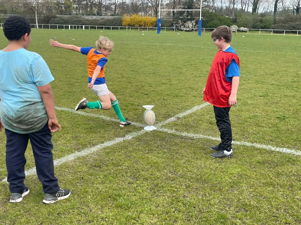 RCSE_officiel's tweet photo. Une seconde journée pour nos loulous , chacun a eu sa dose de plaisir  🏉👻😀
#rugby #ffr #rcse #saintetienne #loire #edr #ecolederugby #uforse #rugbyav #rugbyatoucher #nefaisonsxv https://t.co/JzwhpgPJTJ