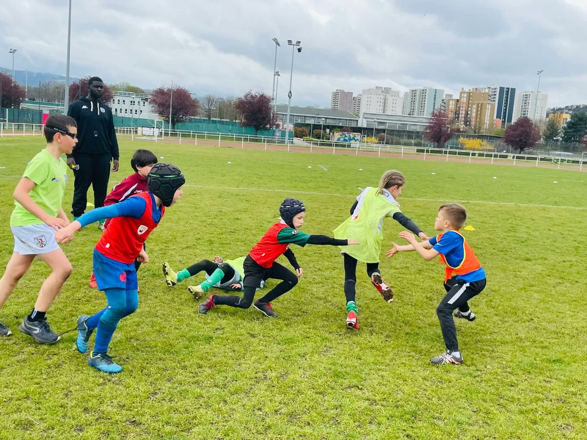RCSE_officiel's tweet photo. Une seconde journée pour nos loulous , chacun a eu sa dose de plaisir  🏉👻😀
#rugby #ffr #rcse #saintetienne #loire #edr #ecolederugby #uforse #rugbyav #rugbyatoucher #nefaisonsxv https://t.co/JzwhpgPJTJ