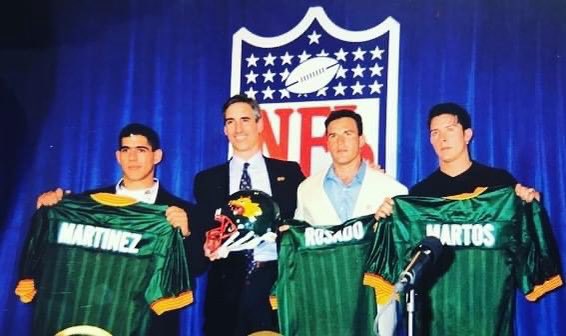 sorianoaaron's tweet image. Recordando al gran RB Arturo Martínez Alonso, quien junto a @marcomartos y @CarlosRosadoV en 1998 firmaron contrato para jugar en la entonces #NFLEuropa 🏈 con los Dragones de Barcelona.

Orgulloso egresado de los Burros Pardos del Instituto Tecnológico de Saltillo.