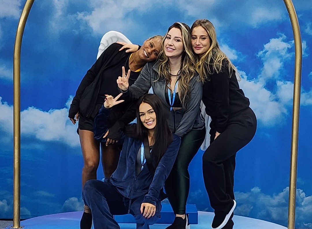 SomosRouge's tweet photo. ⚠️🪞 FESTA ROLANDO E MUTIRÃO TAMBÉM! ⚠️🪞
@AlineWirley e @draameirelles PRECISAM FICAR NO BBB!
❌ O VOTO É PARA ELIMINAR, VOTEM EM CESAR! ❌
#FicaAline #FicaAmanda #ForaCesar #ForaCesarBlack #ForaBlack #BBB23 #BBB
🗳️ VOTE ➡ https://t.co/jxHEJhjkDF https://t.co/TzX388tE18