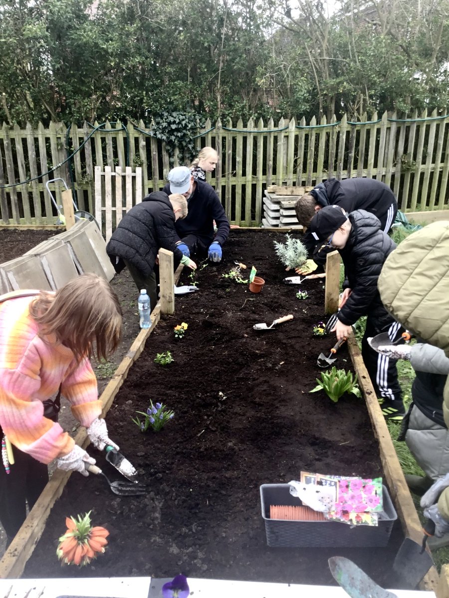 SAFCFoL's tweet photo. 🤗 An incredible first week with youngsters on our Holiday Activity and Food (HAF) programme.
Opportunities to share ideas and enjoy healthy meals together.
#WearHere4Spring | #HAF2023
🤝 @tfcsunderland https://t.co/xehXWqbeqs