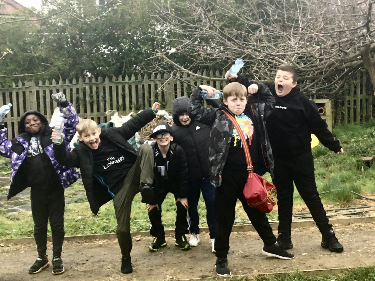 SAFCFoL's tweet photo. 🤗 An incredible first week with youngsters on our Holiday Activity and Food (HAF) programme.
Opportunities to share ideas and enjoy healthy meals together.
#WearHere4Spring | #HAF2023
🤝 @tfcsunderland https://t.co/xehXWqbeqs
