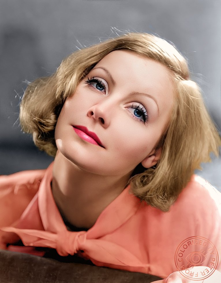 peppefrom's tweet photo. Vem är din favoritaktris ur svensk filmhistoria?
1. Greta Garbo
2. Ingrid Bergman
3. Zarah Leander
4. Anita Ekberg
Alla bilder är #kolorerade av mig. RT:a gärna så att fler får ta del av svensk vardagshistoria (eller, som här, svensk filmhistoria). 🇸🇪❤️
#FromColoring https://t.co/W7cJZhVjMB