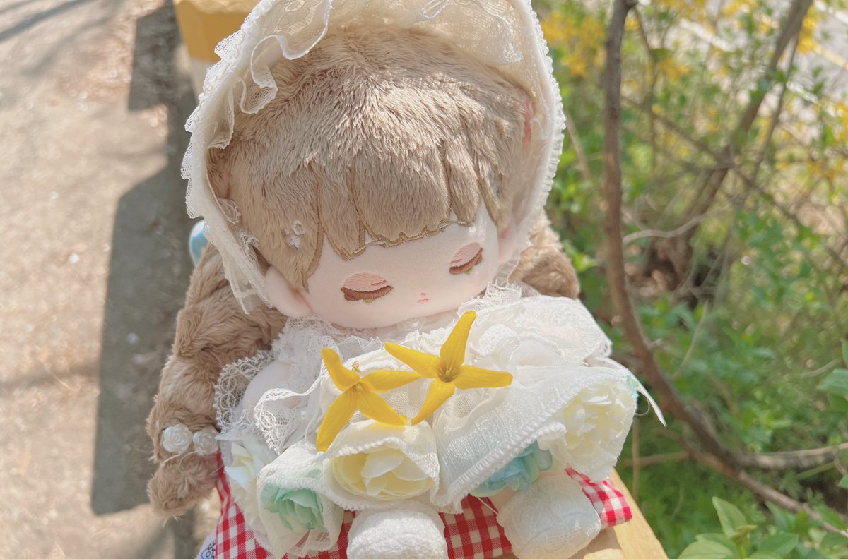 [🍀RT]오래기다리셨죠..! 잠자는 숲속의 Dear 폼이 오픈되었습니다🫶🏻

이번에두 RT + 이 계정 팔로워 분들중 두분께 인형 두체와 작은 키링을 보내드려요!🥰
많관부🍀🍀

폼주소 🌸 :fondee.io/room/room_view…