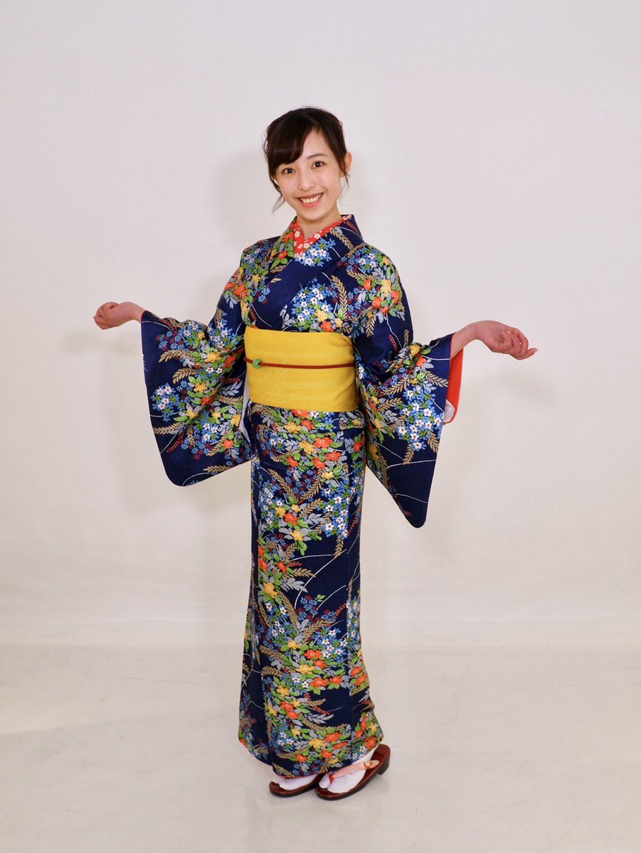 maimi_nextdream's tweet photo. 濃い青色のお着物も素��✨
どんな色も着こなせる人になりたいなと常々思います…!
#セルフ写真館 #レンタル着物 #keit さん #京都 #伏見稲荷 https://t.co/bmk1G9mzbC