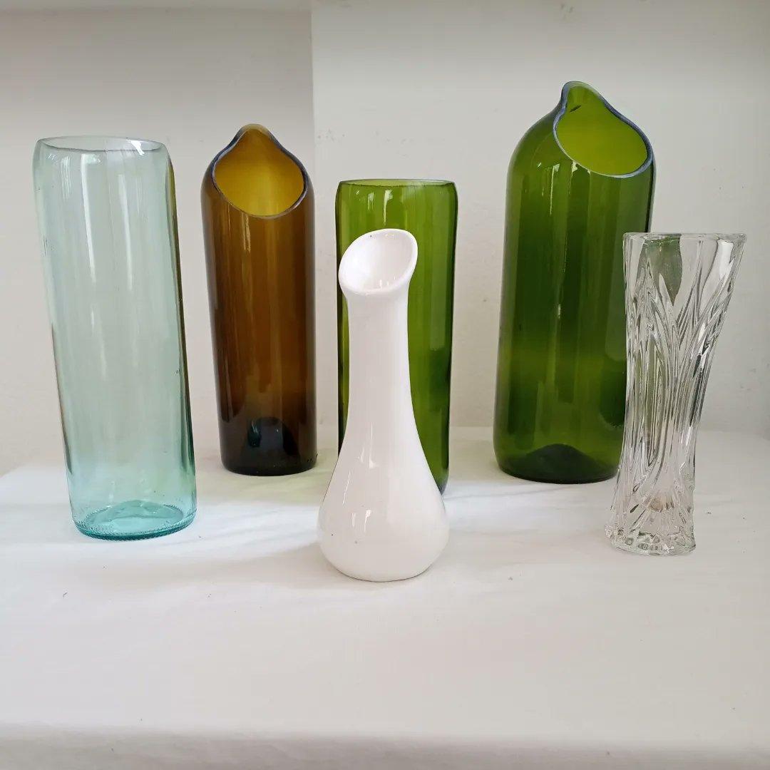 BflowersKE's tweet photo. Introducing our new vases made from 100% recycled bottles! 🌿 They're not only beautiful but also eco-friendly. And the best part? They're available for only Ksh.499/-! 😍
Make your orders:
☎️0113669203
☎️0787991550
Visit our website:
https://t.co/t1UFOFVVIc https://t.co/oW9thuBvof