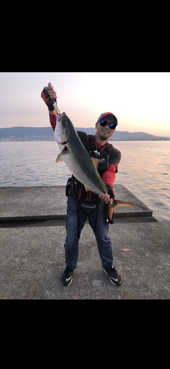 teppen1974's tweet photo. 今年の目標わ~自己記録の
ブリ83cm、6.3kg(セットアッパー、ポーアイ沖)
タチウオ107cmF4.5(ビッグバッカー、印南漁港)
サワラ90cm(ビッグバッカー、ポーアイ沖)
タコ2kg(タコゆら、ポーアイ沖)
アオリイカ970g(ヤエン)
アオリイカ2.25kg(ウキ、印南)
コウイカ860g
コブダイ69cm
を更新する事です！✊ https://t.co/ebyRk3QI19