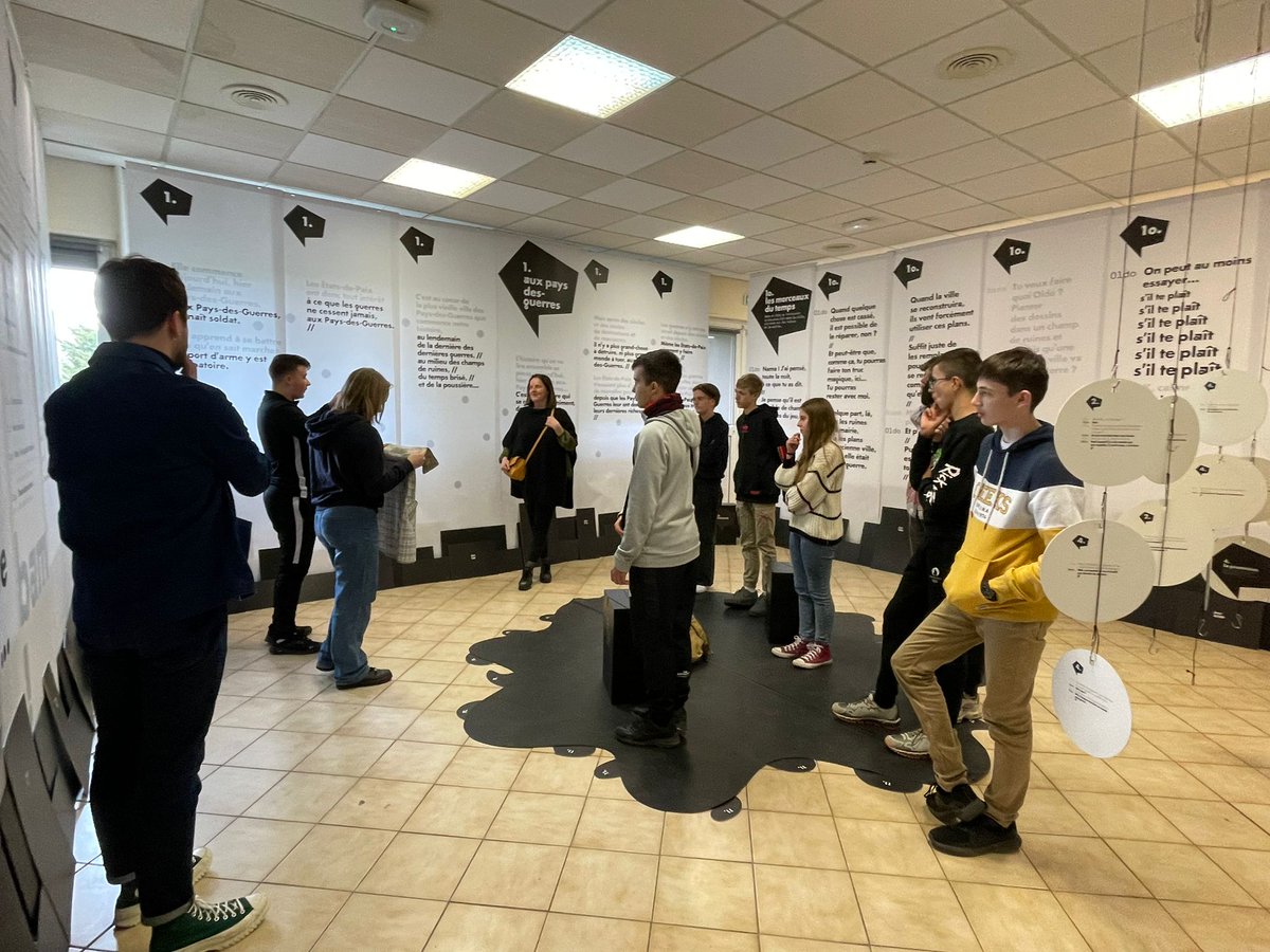 LpMorette's tweet photo. Cette semaine, les élèves de 2nde s'initient à la mise en voix avec deux comédiens dans l'atelier Kiilt🎭📚
#passculture
@CDNnancy 
@SFanucchi1 
@agnesmitzner2 https://t.co/yxuiPNhJTR