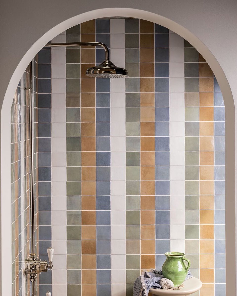 #rePLANOLY @mandarinstoneofficial
.
The earthy tones of our beautiful, authentic Zellige 2022 Collection are perfect for creating stylish patterns such as this stripe design in Sand, Sky, White &amp; Sage 💫💫