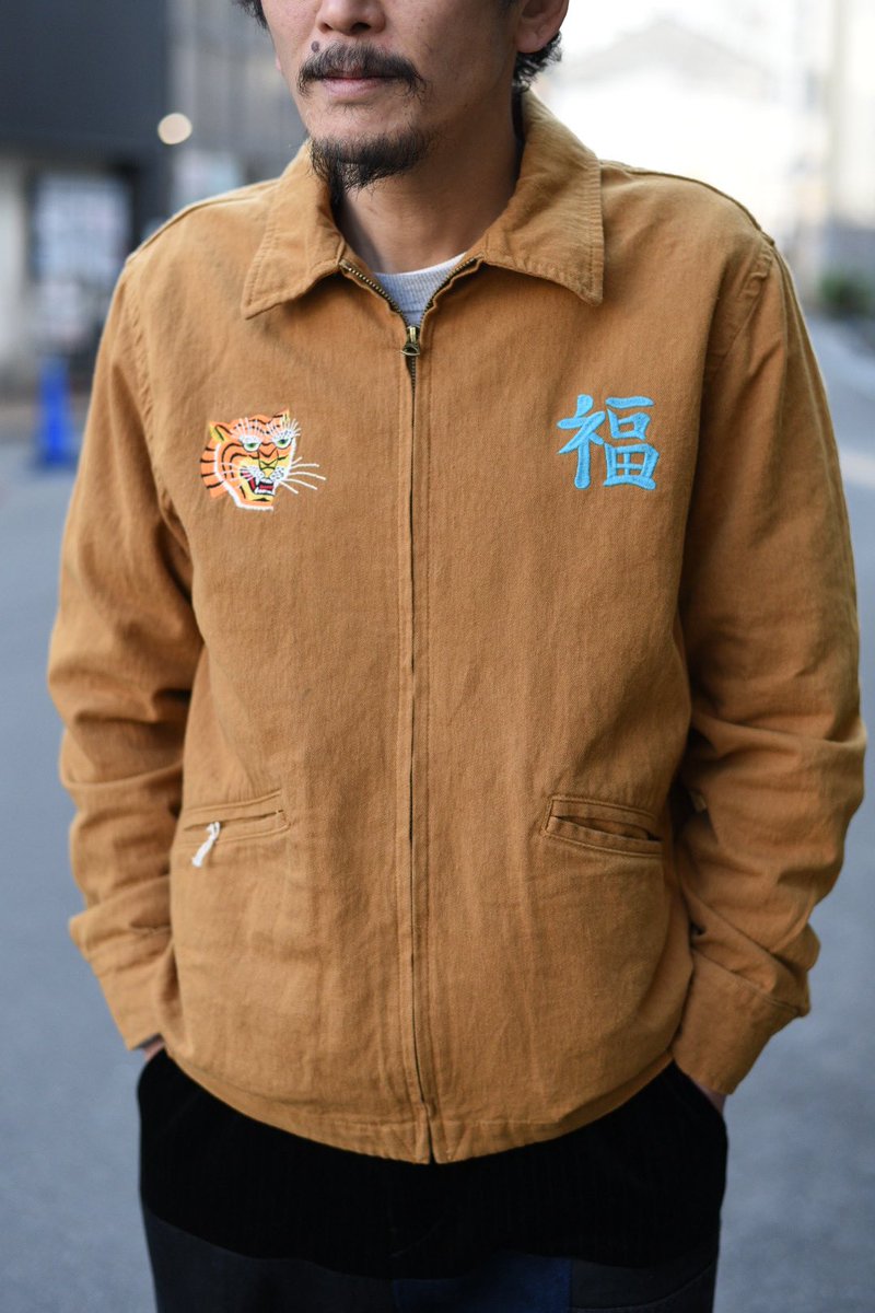 GODONitami's tweet photo. 古着でも高騰が続く商品ですがこらちはコスパ抜群の仕上がりです‼️

【HOUSTON】
COTTON LINEN VIETNAM JKT
〈SIZE〉M.XL
¥16800+tax(¥18480)

1966〜67年にベトナムへ駐留していた米兵がアメリカへ持ち帰ったアイテム🇻🇳

オリジナルでは中々見つからない独自のゆるっとしたシルエット https://t.co/F9wtETjOkd