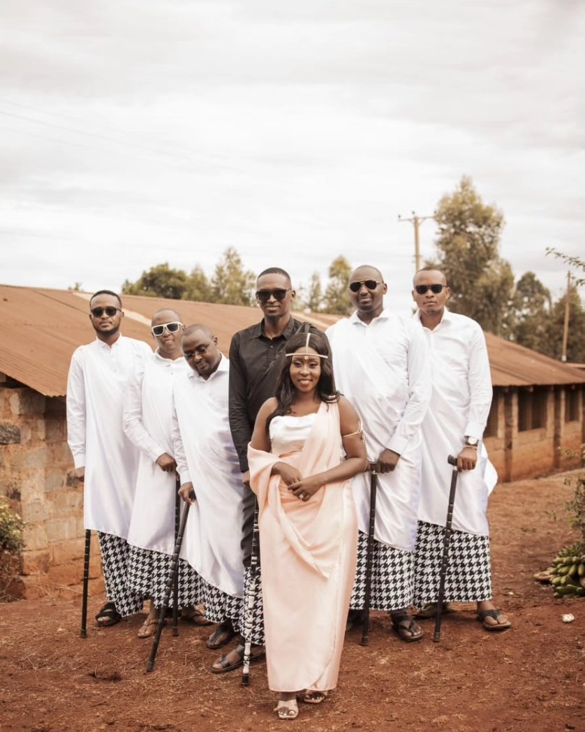cliqevents's tweet photo. Congratulations Nkiriti Edwin and Mwende Njagi on your ruracio. We had a great time in Embu over the weekend.
#cliqsound
#cliqdjs
#cliqevents
#photography
#videography
#livestreaming https://t.co/IEm0brPdfz