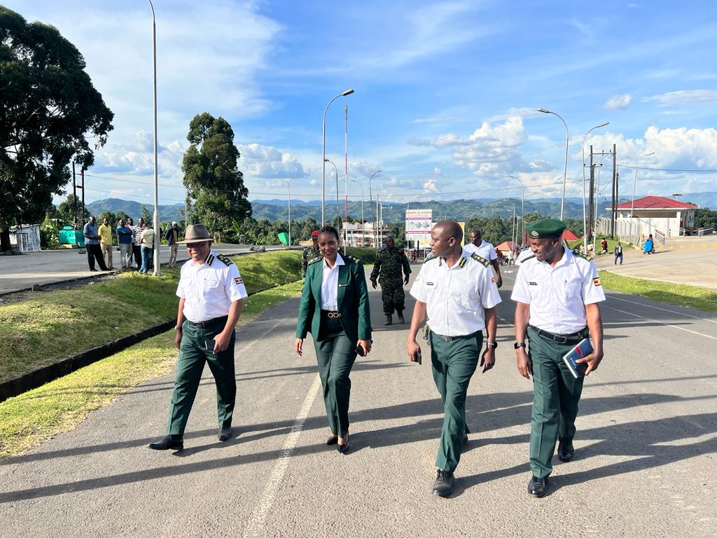 Director <a href="/DCICUg/">Immigration Uganda</a> Maj Gen Apollo Kasiita Gowa accompanied by Commissioner Immigration Col Geoffrey Kambere has concluded a supervisory visit to Katuna, Cyanika, Mirama Hills borders posts.This is in the wake of the recently concluded Rwanda-Uganda Joint Permanent Commission(JPC)