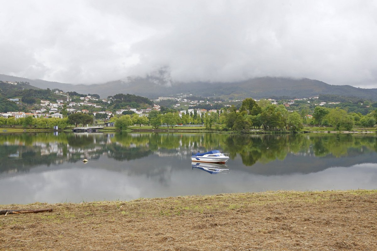 turisriasbaixas's tweet image. O río Miño no seu paso pola parroquia de Goián, no concello de #Tomiño  📷

#BosDías e #FelizXoves

#OrixeRíasBaixas #RíasBaixas #PontevedraProvincia