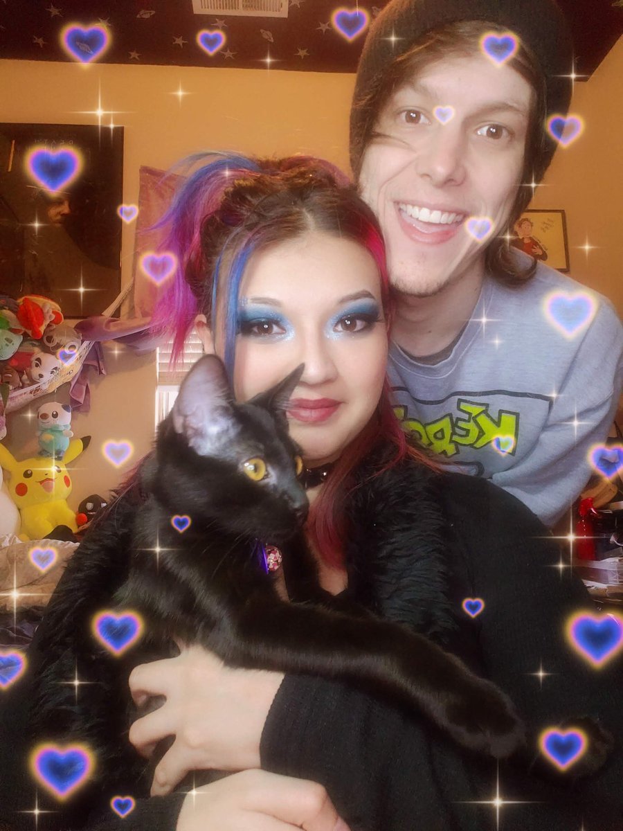 twoxdee's tweet photo. we met in college and ran into each other a few times UNTIL we were at a friend's birthday dinner and reconnected. i asked him if he had a discord and he made an account AT THE TABLE. gabe asked me out after a halloween party a week later (': it's been almost four years now!! 💖 https://t.co/H0iO5ZfCpj