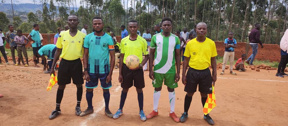 Greatdreamdrc's tweet photo. #RDCSPORTLOCAL
Ce 12/4/2023
#LUBERO
#KIRUMBA
Stade Mwalihya
Macomin 2-0 Métal Santé
US Develus 0-0 FC Likonga
#BENITerritoire
#OÏCHA
Aigle Jaune 1-2 Kasindi Sport (aller 0-1)
#NOBILI
FC La frontière 3-1 Delta Force (aller 2-3)
Finale
FC Kasindi Sport vs FC La Frontière
#LIFNOKI https://t.co/vD6OqzRGtY