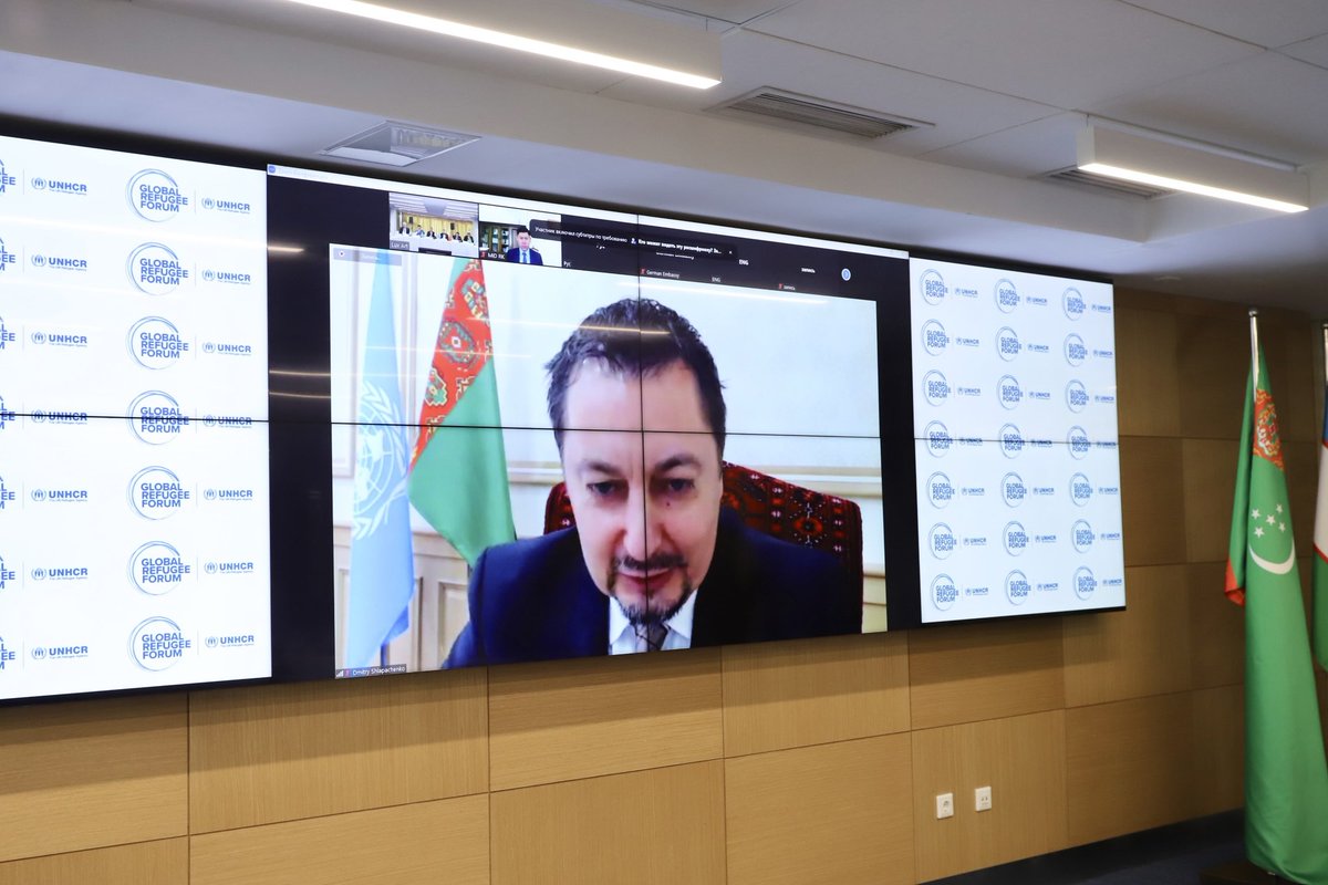 UNHCR_Cent_Asia's tweet photo. Thanks to RCs of @uninkazakhstan @un_kyrgyzstan @UN_Turkmenistan for inspiring welcome remarks at #GRF roundtable in #UN #Almaty expressing appreciation of 🇰🇿🇰🇬🇹🇲🇺🇿 efforts to support #refugees and stateless persons following principles of @Refugees Global Compact https://t.co/yQATOm6pNS