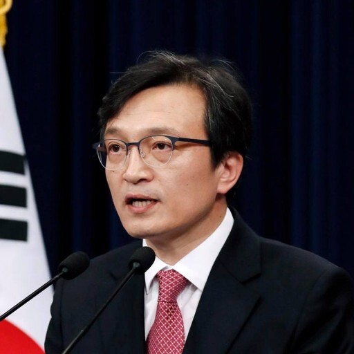 [속보]김의겸 의원, 
           내년 4·10 총선 "고향 군산 출마"

김 의원은 13일 국회 의원회관 자신의 사무실에서 전북 국회출입기자단과 간담회를 열고, "다음 22대 총선에선 고향인 군산으로 출마할 생각"이라며 사실상 출마 선언을 했다.