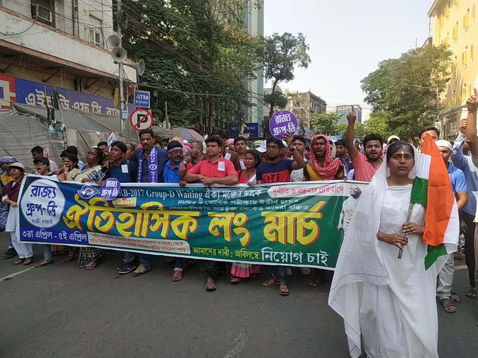 SaluiSandip's tweet photo. @BanglarGorboMB @MamataOfficial @abhishekaitc @PrashantKishor @ChiranjeetMla @Chandrimaaitc @basu_bratya @MahuaMoitra @itspcofficial @FirhadHakim @KunalGhoshAgain @derekobrienmp @DrAmitMitra @kakoligdastidar @CMOfficeWB @AITCofficial @DidiKeBolo #দিদি_WBGDRB_গ্রুপ_ডি_জব_দিন 🙏 https://t.co/iv2EGBobhp