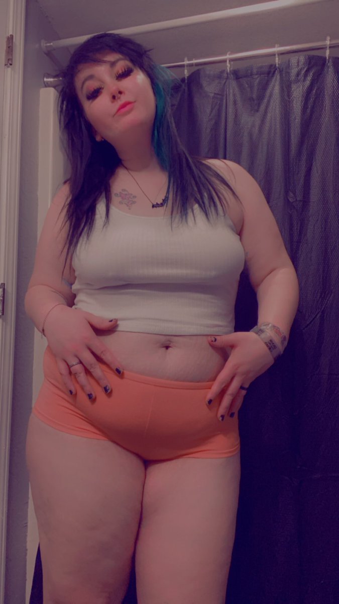 HaileyJJ94's tweet photo. *for only $6.66 you too can watch me strip outta this ;) click here: https://t.co/2nUVV6dB4Q 💋💕 https://t.co/GIUEpjT066