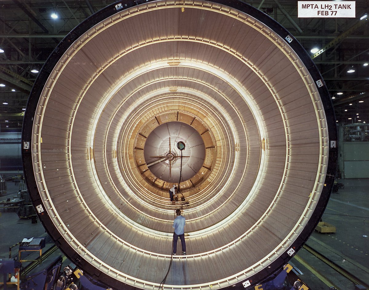 ericiberri's tweet photo. @kane @TaylorLorenz IML of the Space Shuttle External Tank https://t.co/AbORPaWN7F