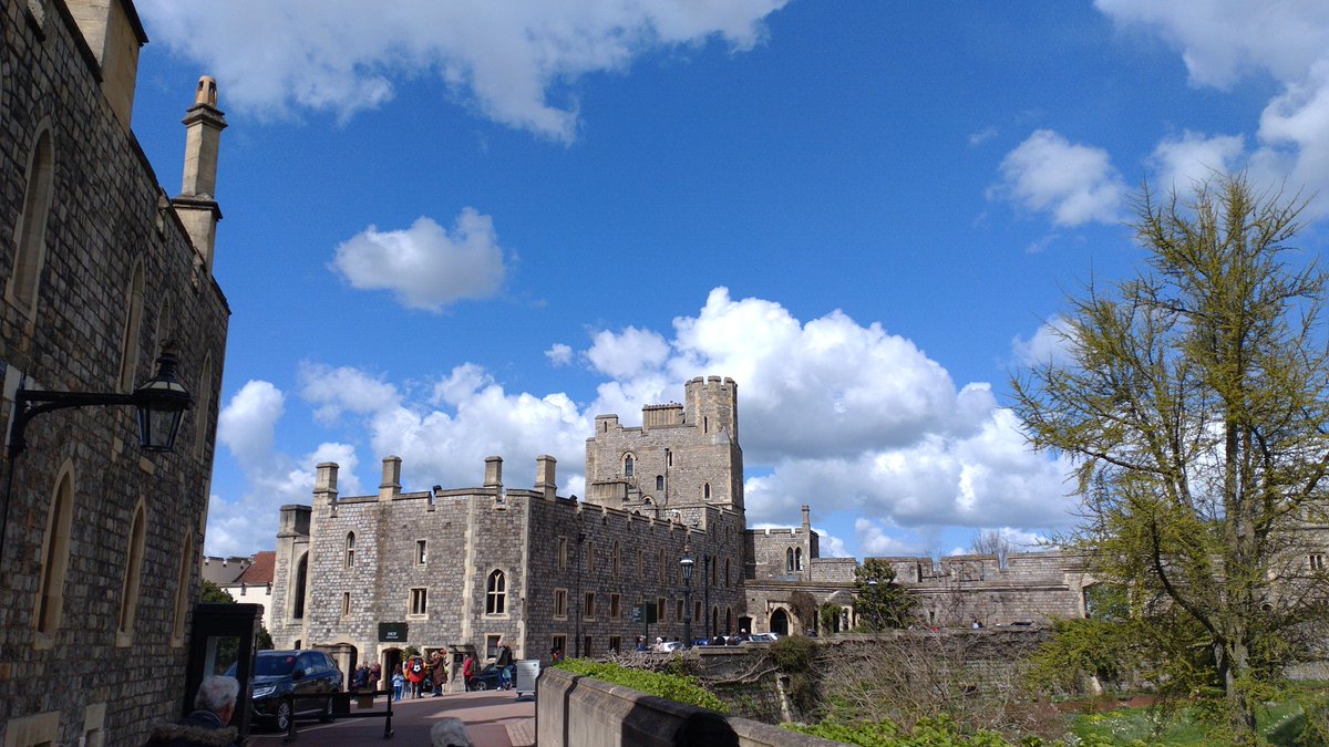 TMavica's tweet photo. I am here....#Windsor https://t.co/4Heq7BBh5E
