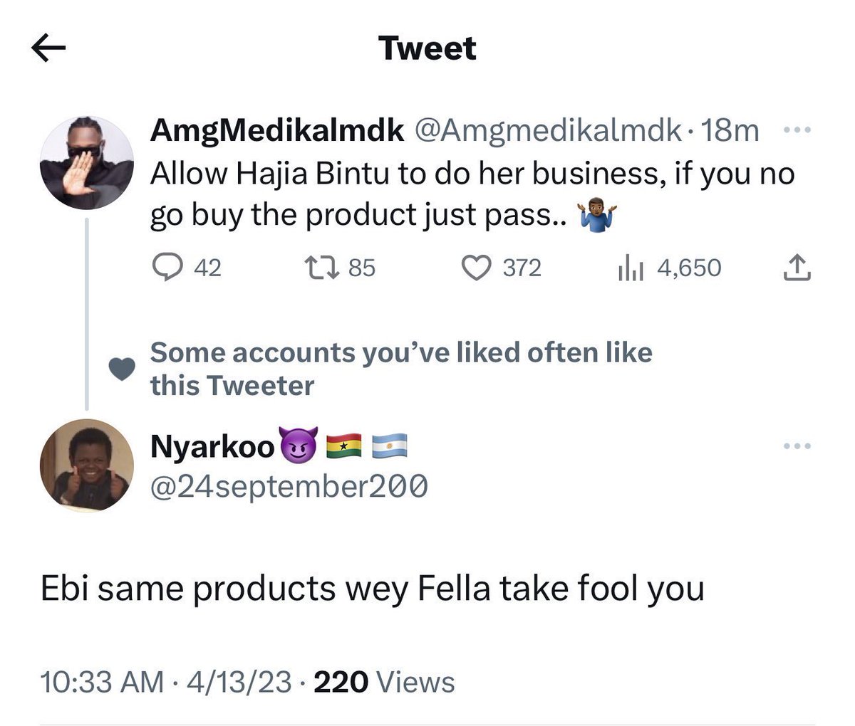 Ghana_Ronaldo's tweet photo. Hajia Bintu is wild marketing her products …. Medikal tried showing support then boom 💥 a guy from no where comes with Vawulence eiiii 🙈 https://t.co/pYpsXKBaWm