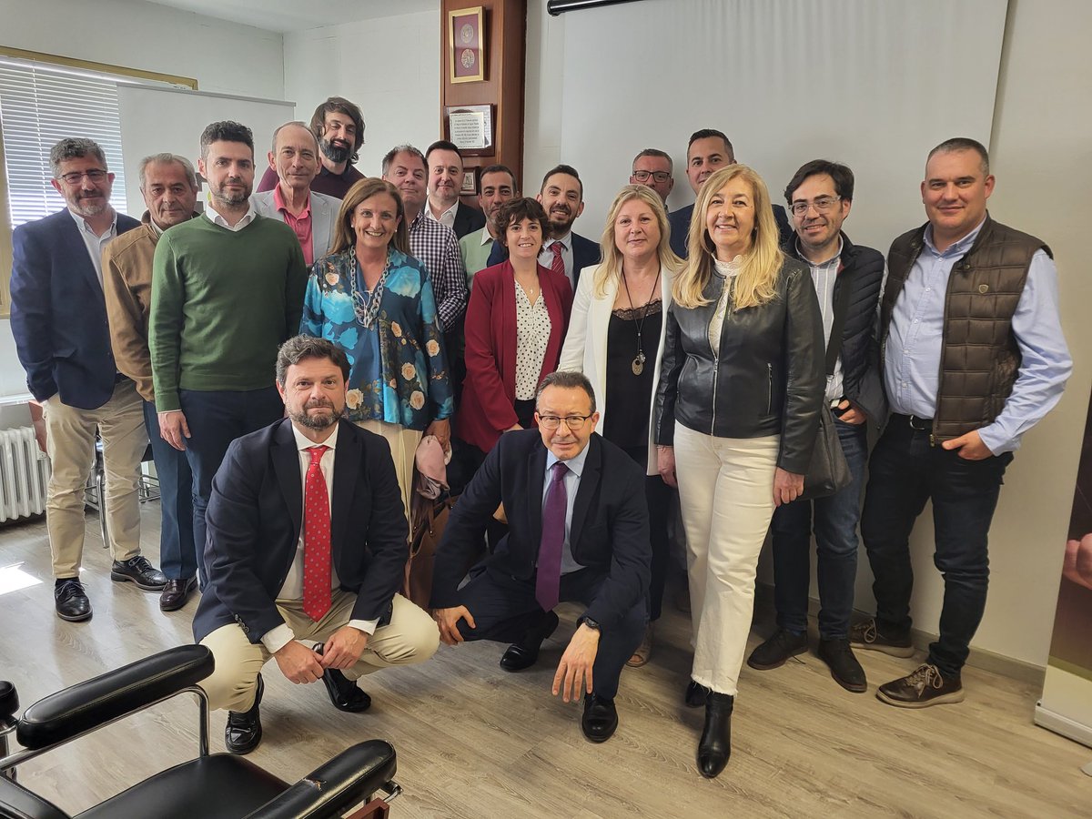 Gracias a <a href="/IsabelMGO/">IsabelMGO</a> por su hospitalidad en el Colegio de Mediadores y a las corredurias de Albacete por acompañarnos en esta jornada para seguir #constryendojuntos