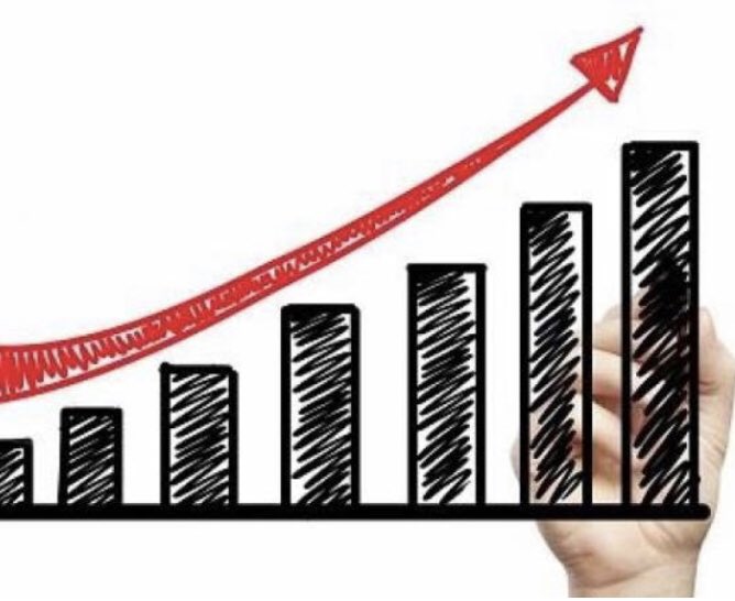 🙌🏻🥰Tras el #merecido descanso de S.Santa en <a href="/EconomiaUsal/">Economía y Empresa</a> vuelven nuestros #viernes más #molones de la <a href="/usal/">Universidad de Salamanca</a>👏🏻. Mañana a las 12:30 toca #webinar del #VICicloContactoEmpresarial con <a href="/AlbertoUrtasun/">Alberto Urtasun</a> del <a href="/BancoDeEspana/">Banco de España</a>:¿Qué perspectivas de crecimiento económico tenemos en España?🤔