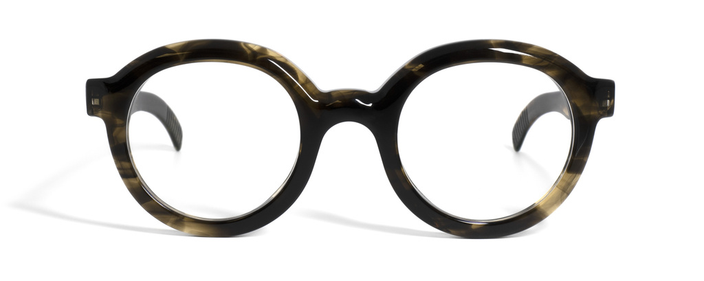 We just love this @gottiframes Hanlon frame.