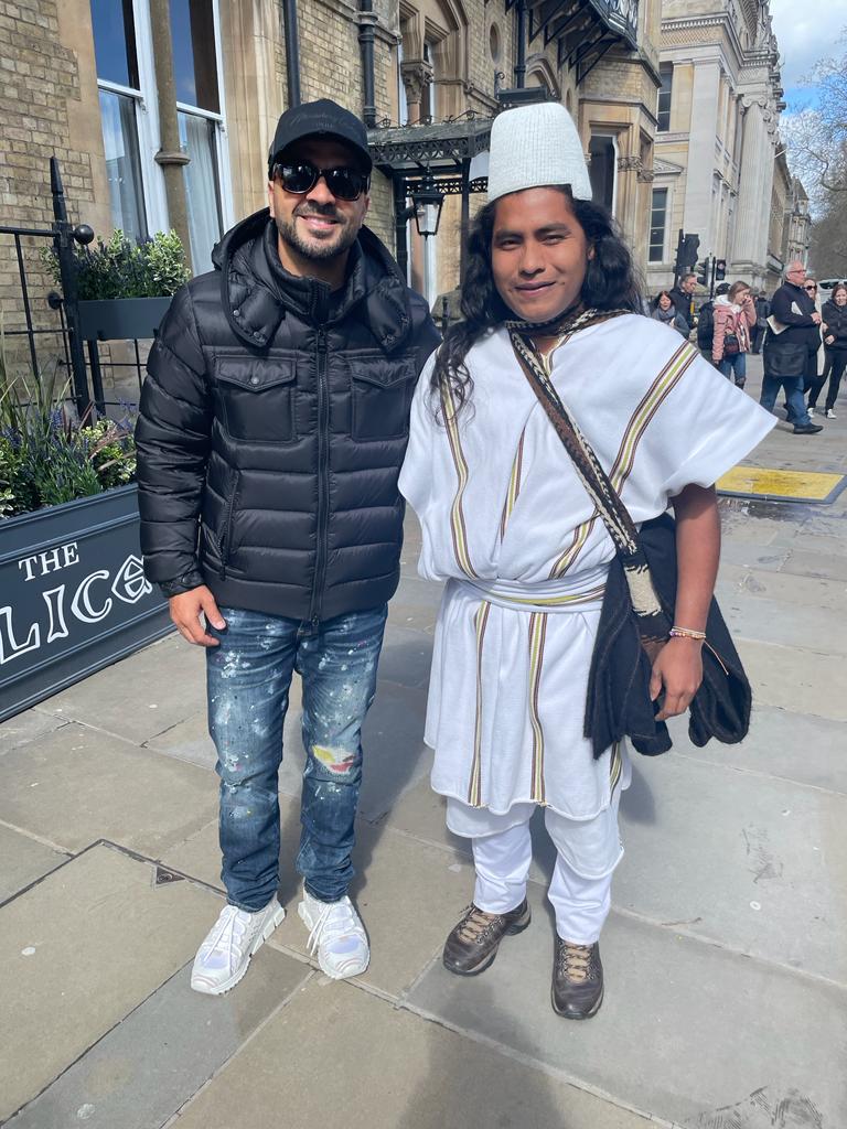 ⛰️Grato encuentro con el ilustre artista musical boricua <a href="/LuisFonsi/">Luis Fonsi</a> en Oxford. Buena diligencia de mi hermano @IsidoroHazbun