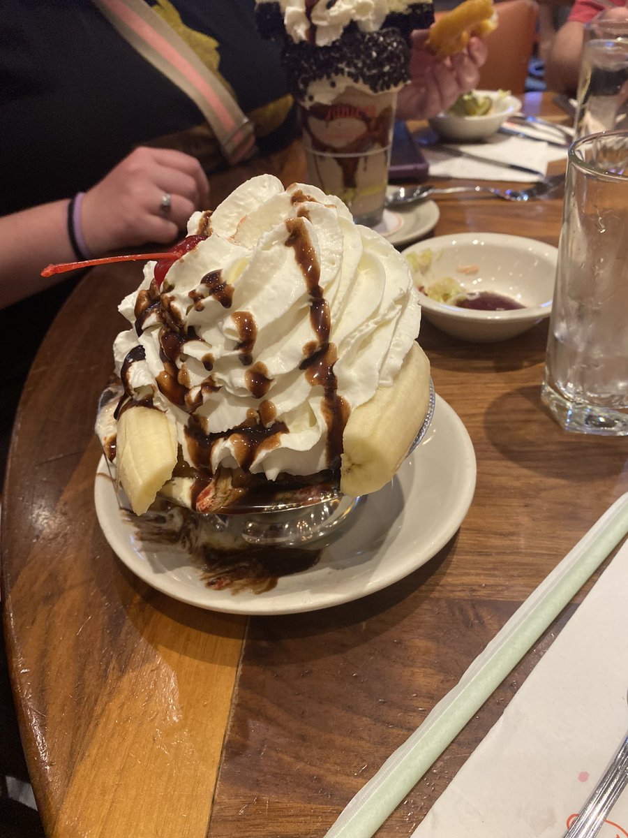 Dessert last night at Jrs. Cheesecake after dinner in Little Italy. #WeAreMG