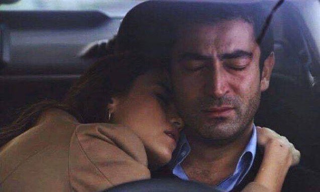 "Aşk bazen iki beceriksizin işidir, biri sevemez biri unutamaz."